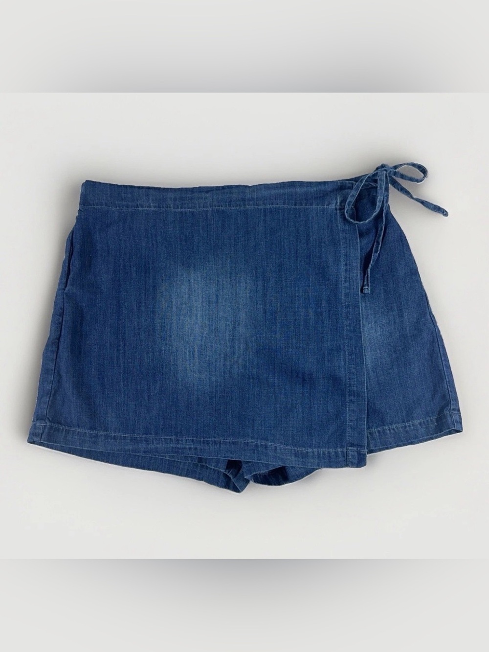 Nine West Denim Wrap Skort Women's Large Blue Chambray Tie Waist Casual Shorts
